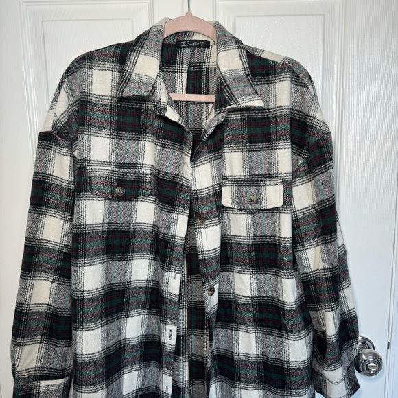 Simplee Plaid Shacket - Picture 4 of 5